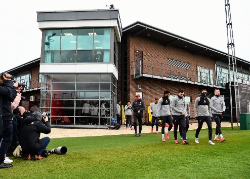 ����������ա��ѧ�����칫�������ٺ� 3 �ա��͹�ǹ���Զع�